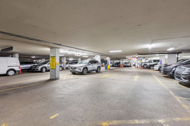 655 W Irving Park Road 3704, Chicago, IL 60613