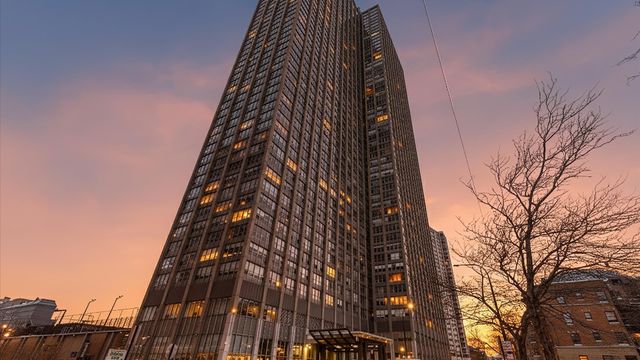 655 W Irving Park Road 3704, Chicago, IL 60613