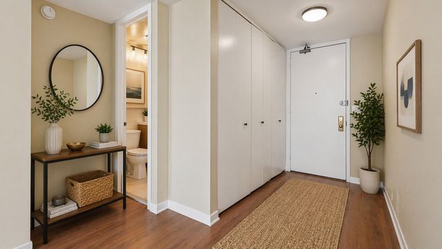 655 W Irving Park Road 3704, Chicago, IL 60613