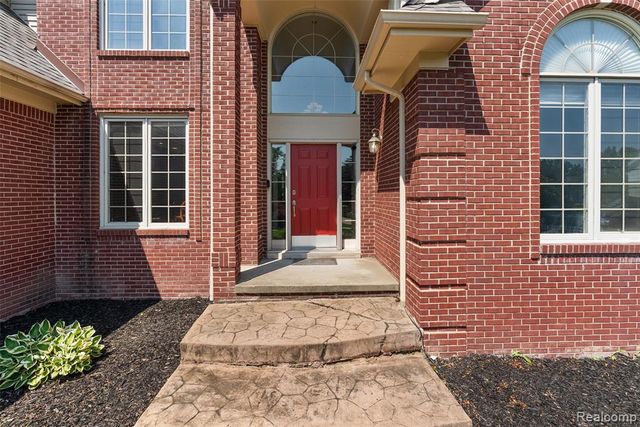 13697 Burning Tree Lane, Plymouth, MI 48170