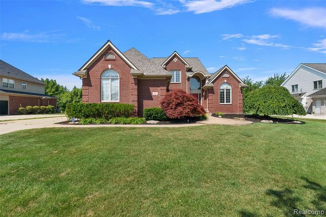 13697 Burning Tree Lane, Plymouth, MI 48170
