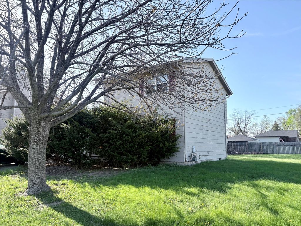 100 NE 5th Court, Grimes, IA 50111