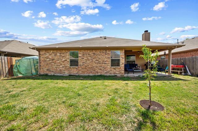 424 Brookhollow Lane, Saginaw, TX 76131