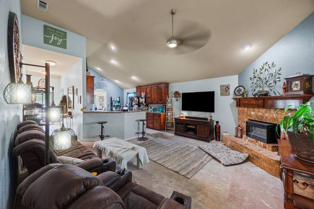 424 Brookhollow Lane, Saginaw, TX 76131