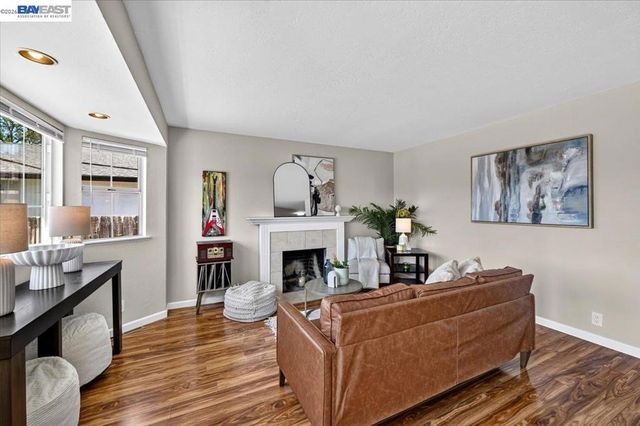 982 Ventura Ave, Livermore, CA 94551