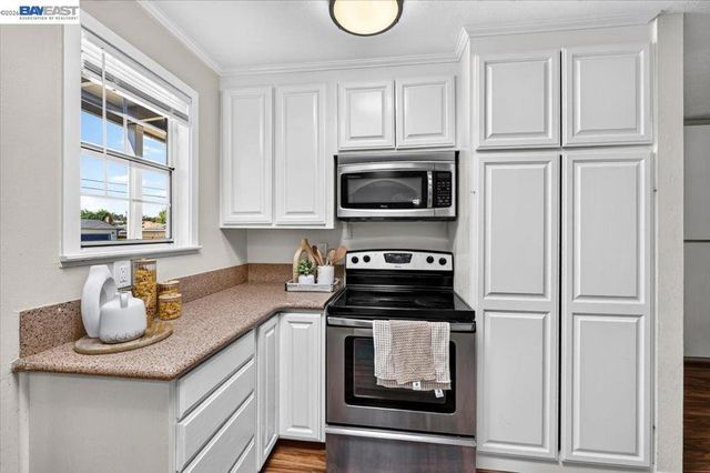 982 Ventura Ave, Livermore, CA 94551