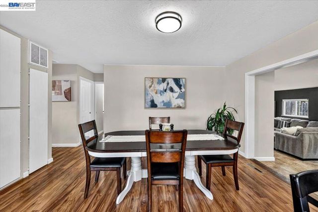 982 Ventura Ave, Livermore, CA 94551