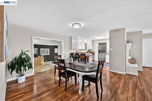 982 Ventura Ave, Livermore, CA 94551