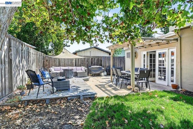 982 Ventura Ave, Livermore, CA 94551