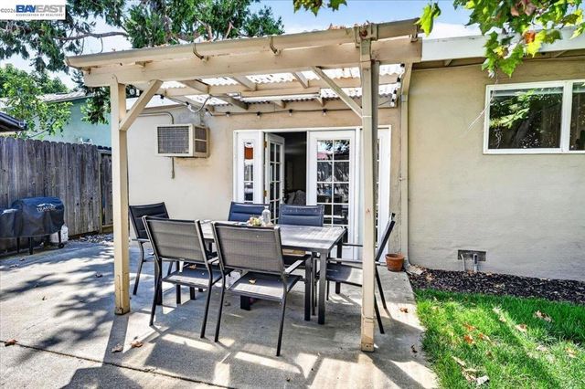 982 Ventura Ave, Livermore, CA 94551
