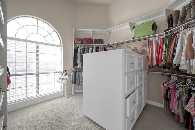 135 April Waters Drive N, Montgomery, TX 77356