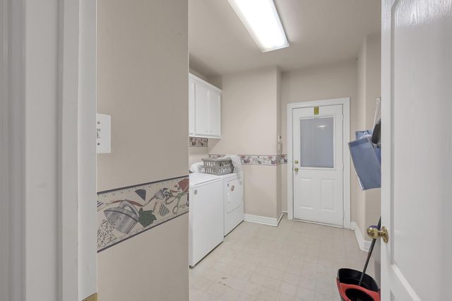 135 April Waters Drive N, Montgomery, TX 77356