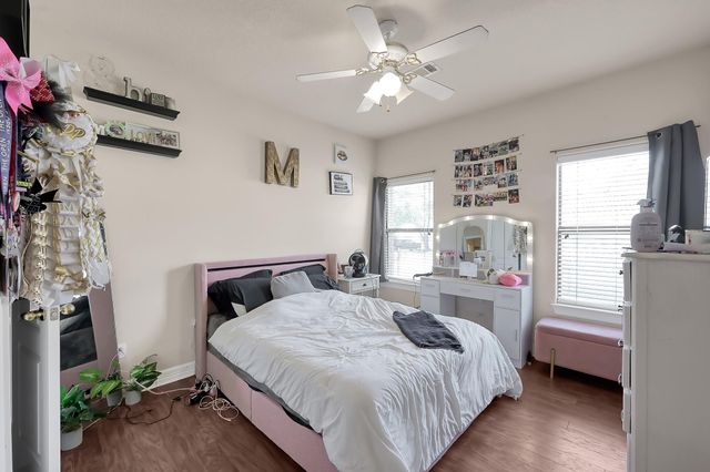 135 April Waters Drive N, Montgomery, TX 77356