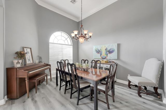 135 April Waters Drive N, Montgomery, TX 77356