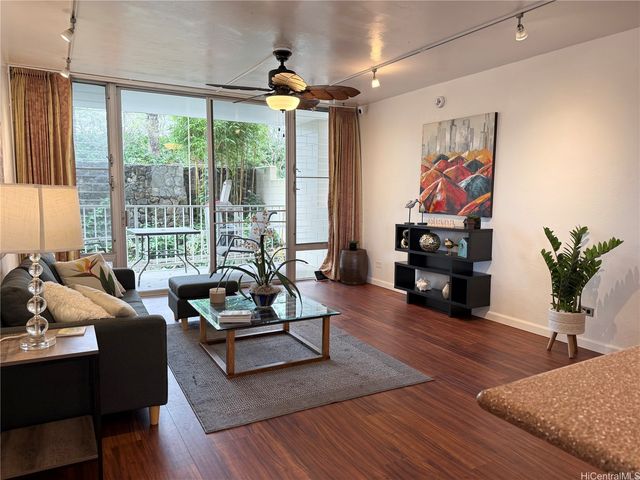 98-703 Iho Place 1-402, Aiea, HI 96701