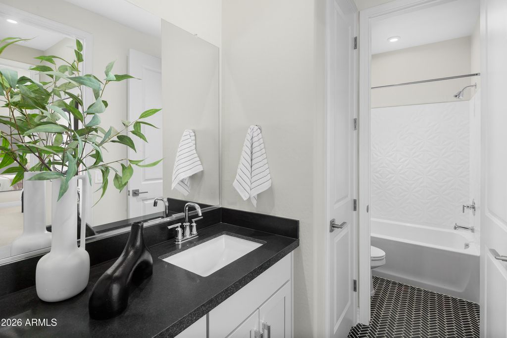 Image 14 of property listing at 33266 N 134TH Lane, Peoria, AZ 85383