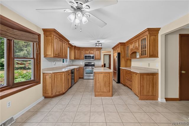 11700 Whitetail Drive, Marilla, NY 14102