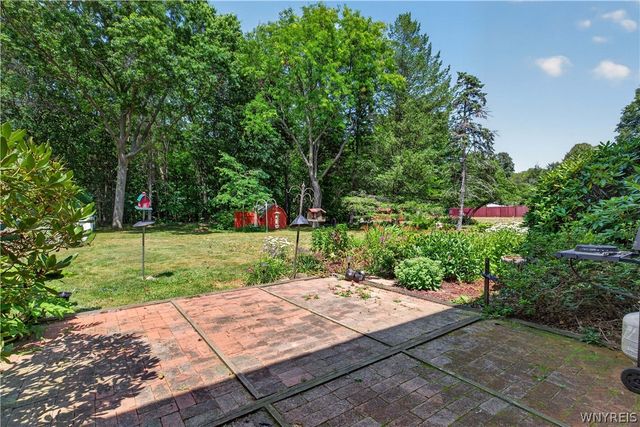 11700 Whitetail Drive, Marilla, NY 14102