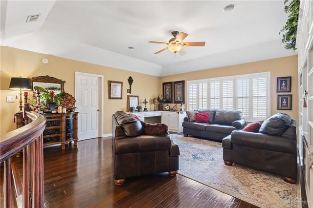 3509 Plazas Del Lago Drive, Edinburg, TX 78539