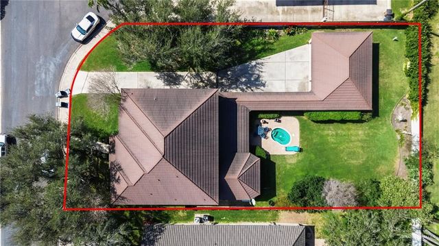 3509 Plazas Del Lago Drive, Edinburg, TX 78539