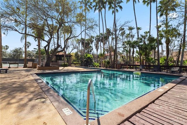 3509 Plazas Del Lago Drive, Edinburg, TX 78539