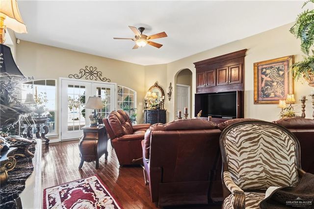 3509 Plazas Del Lago Drive, Edinburg, TX 78539