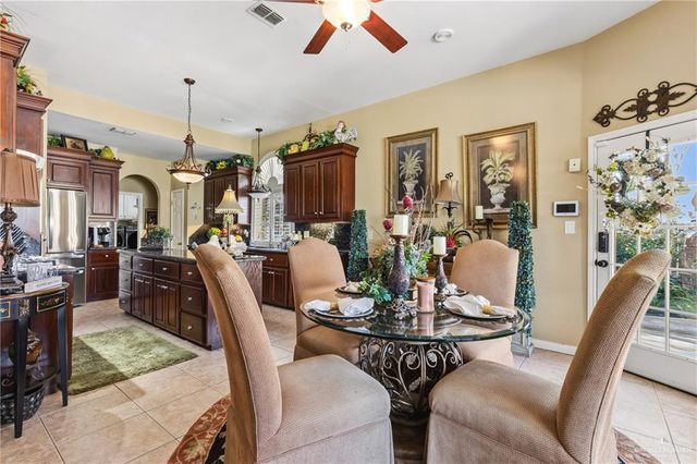 3509 Plazas Del Lago Drive, Edinburg, TX 78539