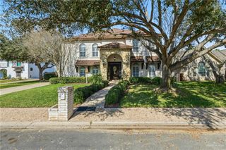 3509 Plazas Del Lago Drive, Edinburg, TX 78539