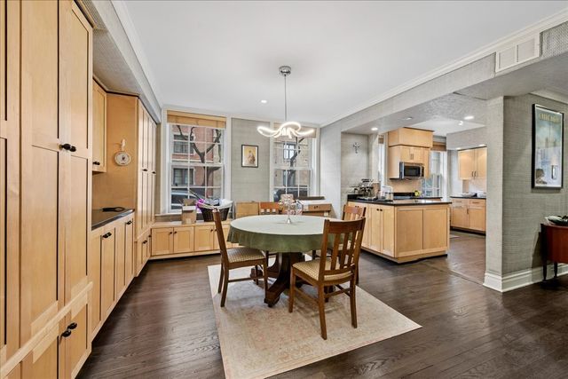 3750 N Lake Shore Drive 1D, Chicago, IL 60613