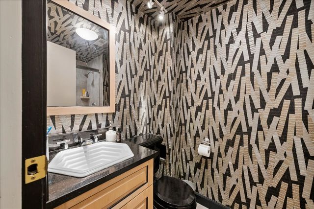 3750 N Lake Shore Drive 1D, Chicago, IL 60613