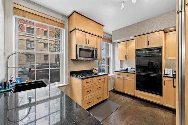 3750 N Lake Shore Drive 1D, Chicago, IL 60613