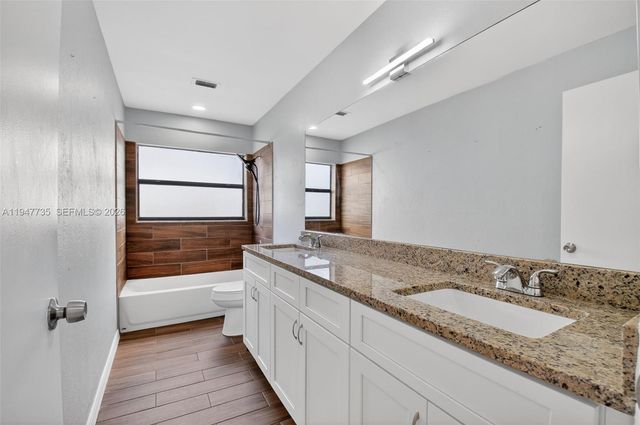 6043 Sunberry Circle, Boynton Beach, FL 33437