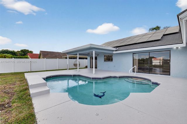 6043 Sunberry Circle, Boynton Beach, FL 33437
