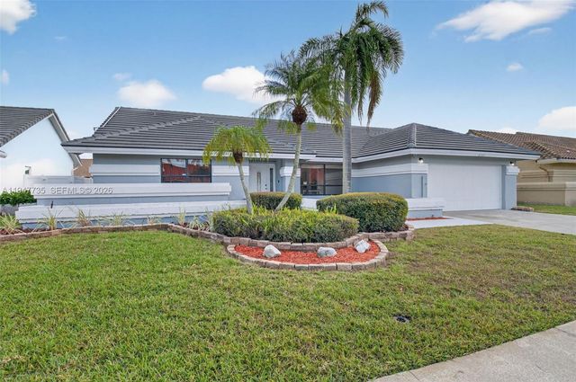 6043 Sunberry Circle, Boynton Beach, FL 33437