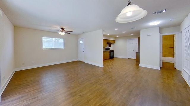 2107 Magnolia DR B, Round Rock, TX 78664