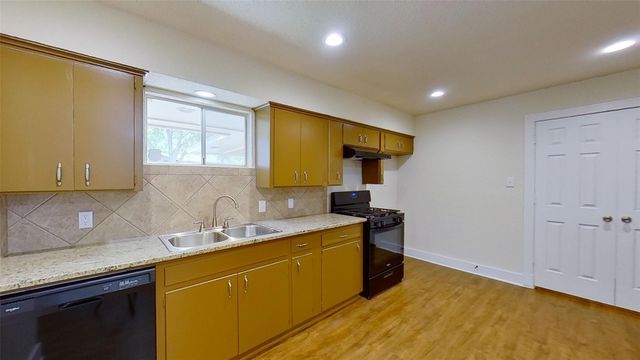 2107 Magnolia DR B, Round Rock, TX 78664