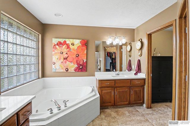 18422 Ontario Street, Omaha, NE 68130