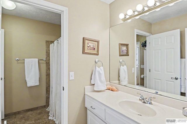 18422 Ontario Street, Omaha, NE 68130