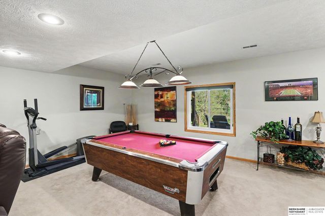 18422 Ontario Street, Omaha, NE 68130