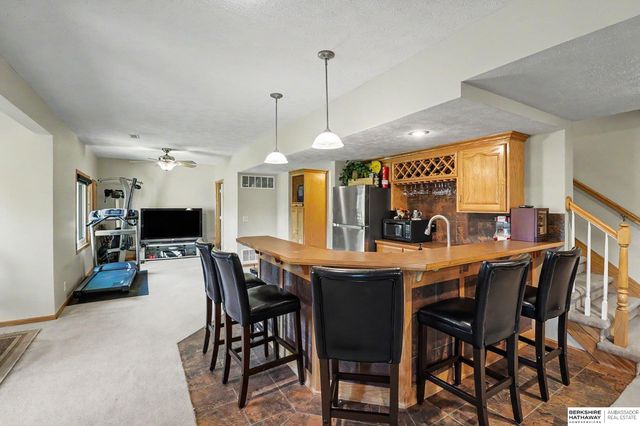 18422 Ontario Street, Omaha, NE 68130