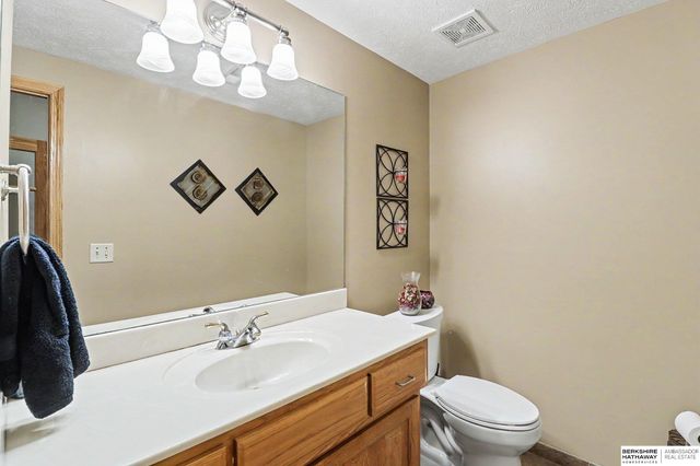 18422 Ontario Street, Omaha, NE 68130