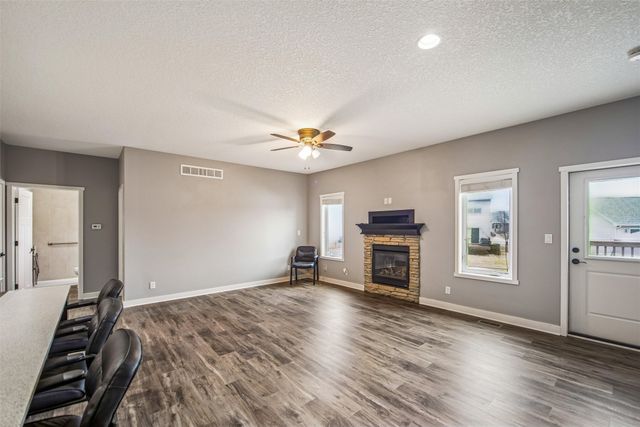 4411 NE Briarwood Drive, Ankeny, IA 50021