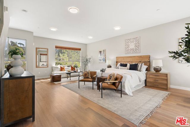 2397 Silver Lake Boulevard 22, Los Angeles, CA 90039