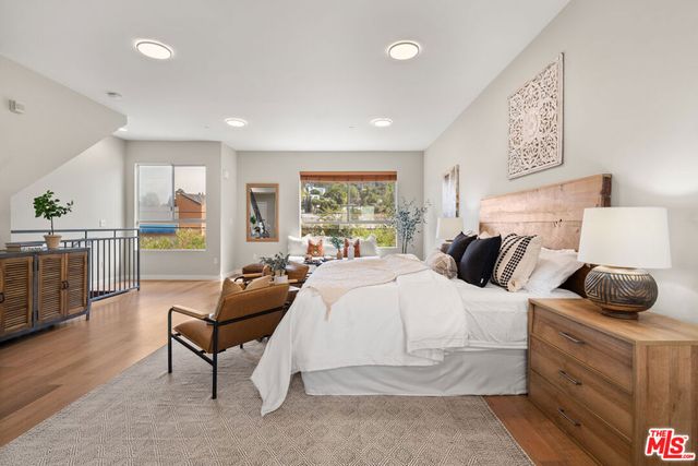 2397 Silver Lake Boulevard 22, Los Angeles, CA 90039