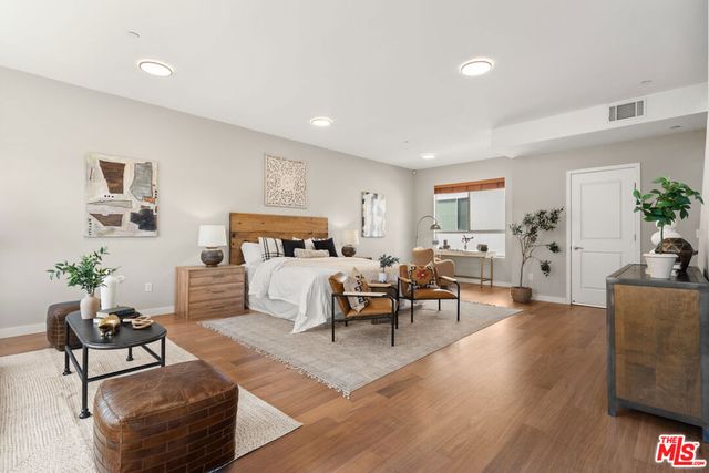 2397 Silver Lake Boulevard 22, Los Angeles, CA 90039