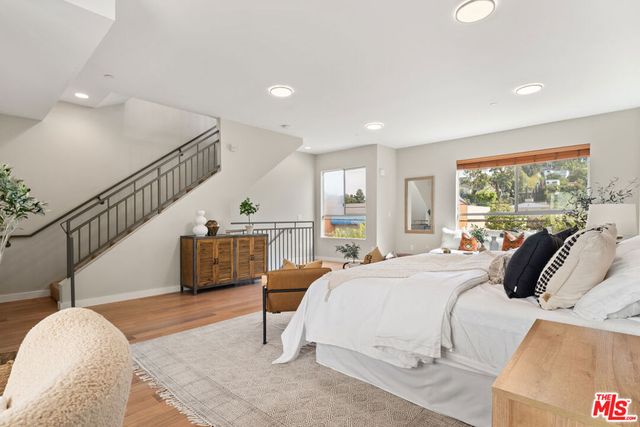 2397 Silver Lake Boulevard 22, Los Angeles, CA 90039