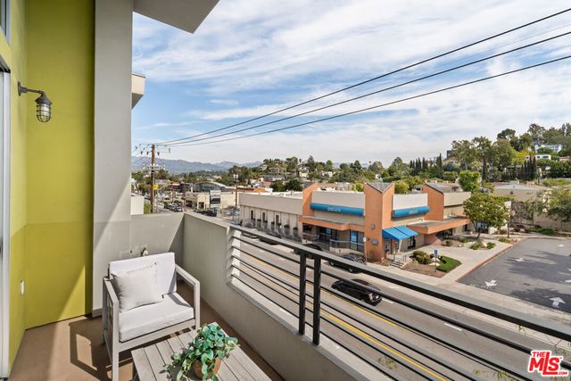 2397 Silver Lake Boulevard 22, Los Angeles, CA 90039