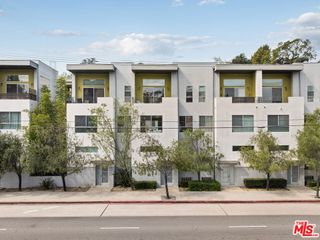 2397 Silver Lake Boulevard 22, Los Angeles, CA 90039