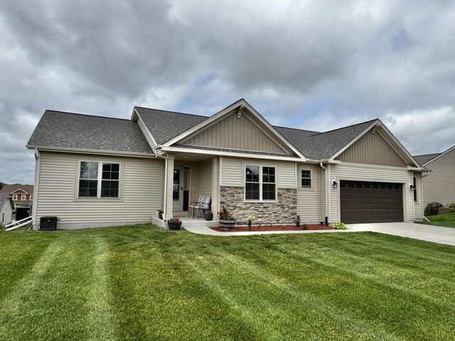 411 Rosewood COURT, Lake Mills, WI 53551