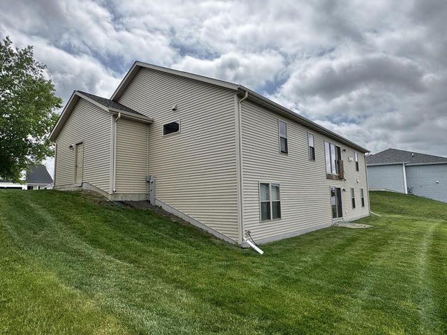 411 Rosewood COURT, Lake Mills, WI 53551